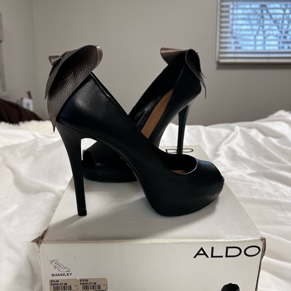 Aldo Black and Bronze Bow Heels - Picture 2 of 6